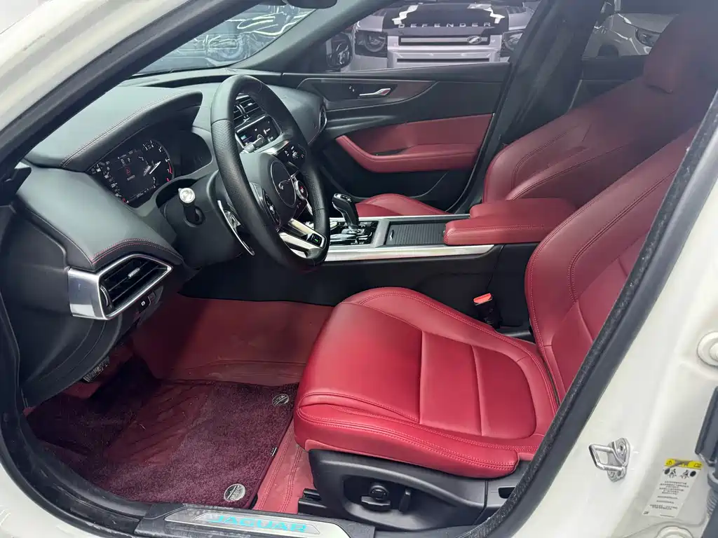 Jaguar XEL 2021 2.0T 200PS R-DYNAMIC Sport