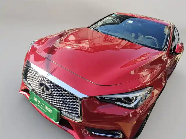 INFINITI Q60