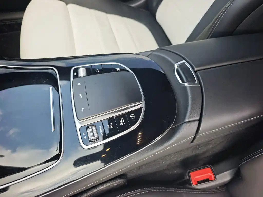 Mercedes-Benz E-Class (Import) — миниатюра 16