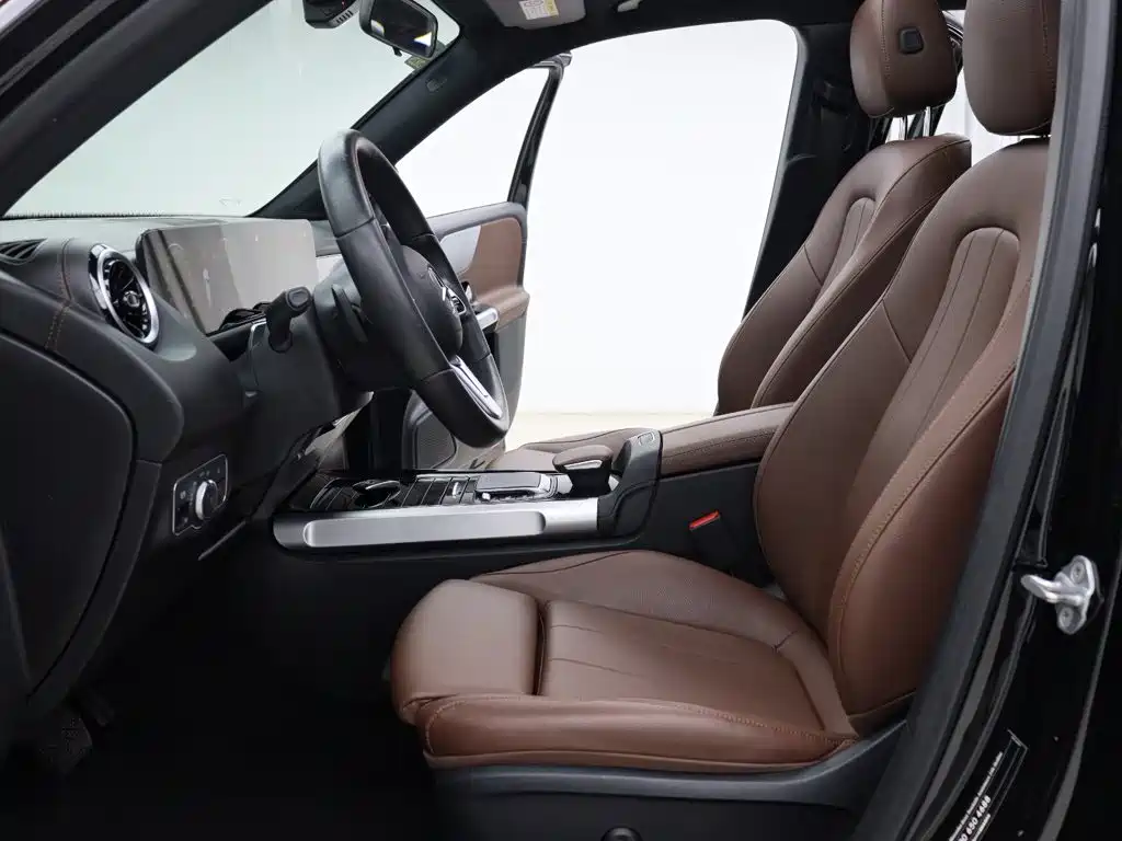 Mercedes-Benz GLB — миниатюра 2