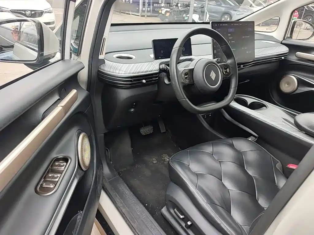 Baojun Yunduo — миниатюра 16