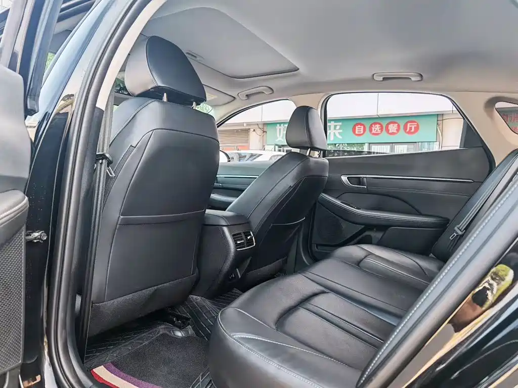 Hyundai Sonata — миниатюра 5