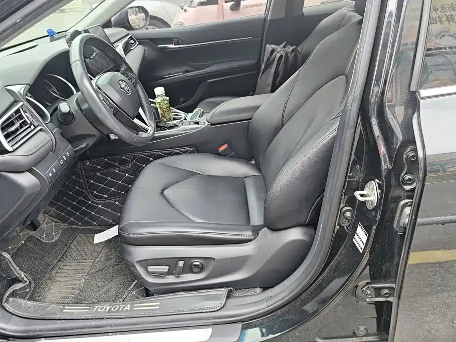 Toyota Camry — миниатюра 9