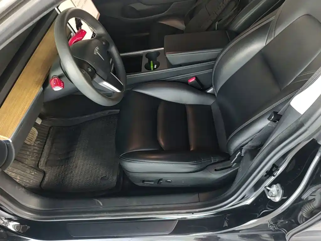 Tesla Model 3 — миниатюра 15