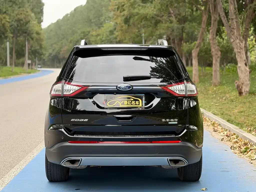 Ford Edge — миниатюра 7