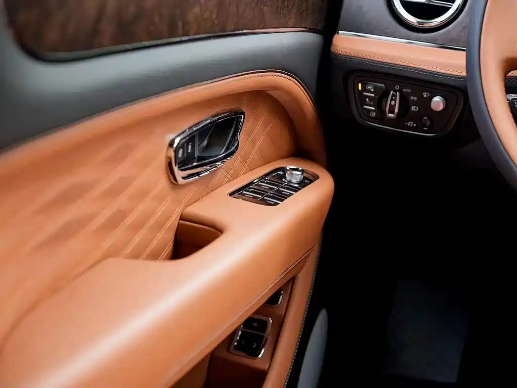 Bentley Bentayga 2023 4.0T V8