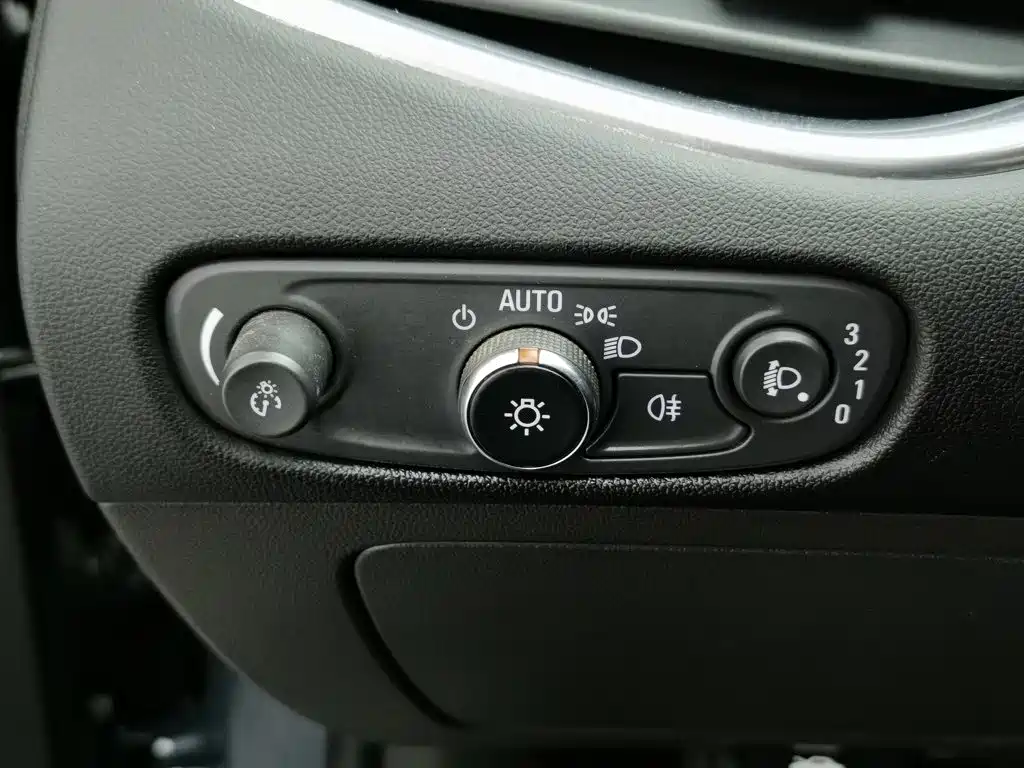Chevrolet Malibu XL — миниатюра 21