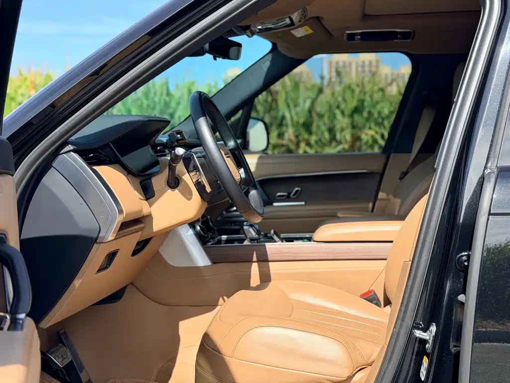 Land Rover Range Rover — миниатюра 5