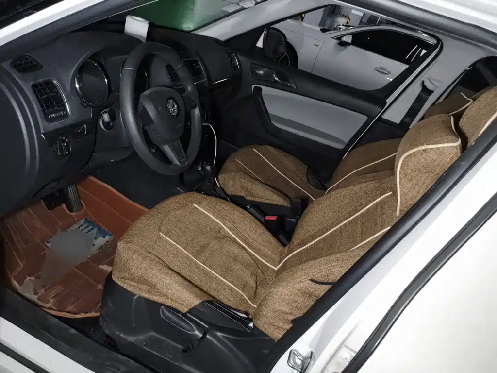 Skoda Yeti — миниатюра 8
