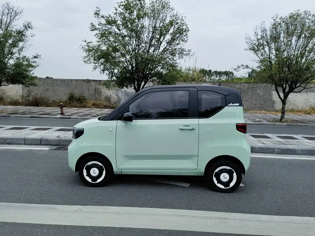 Wuling MINIEV — миниатюра 3