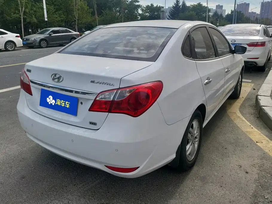 Hyundai Elantra — миниатюра 3