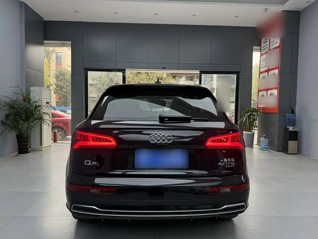 Audi Q5L 2018 40 TFSI Fashion V