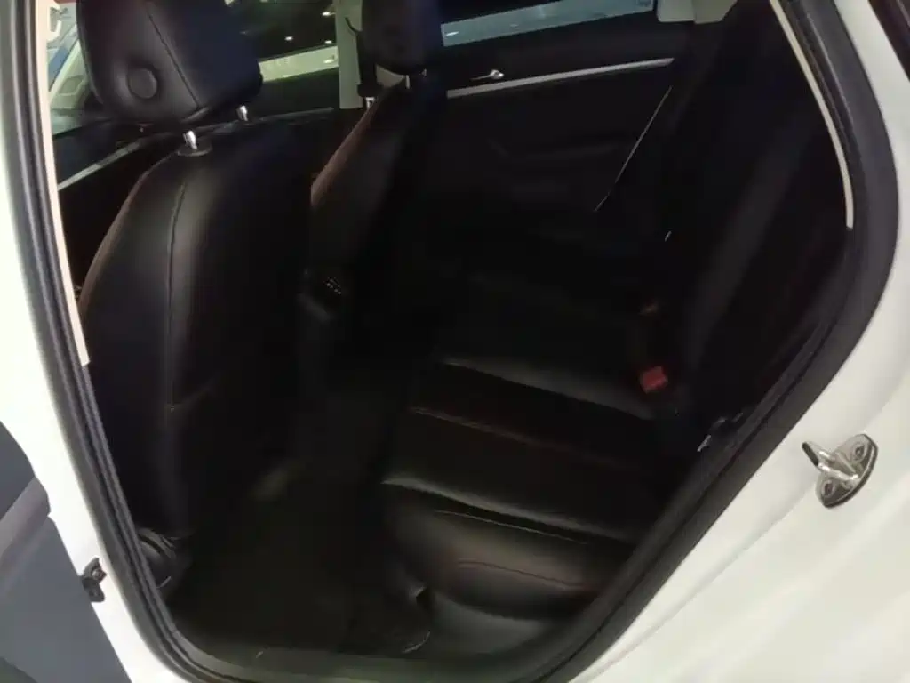 Volkswagen Lavida — миниатюра 17