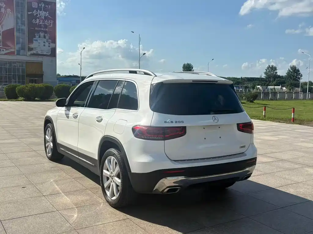 Mercedes-Benz GLB — миниатюра 9