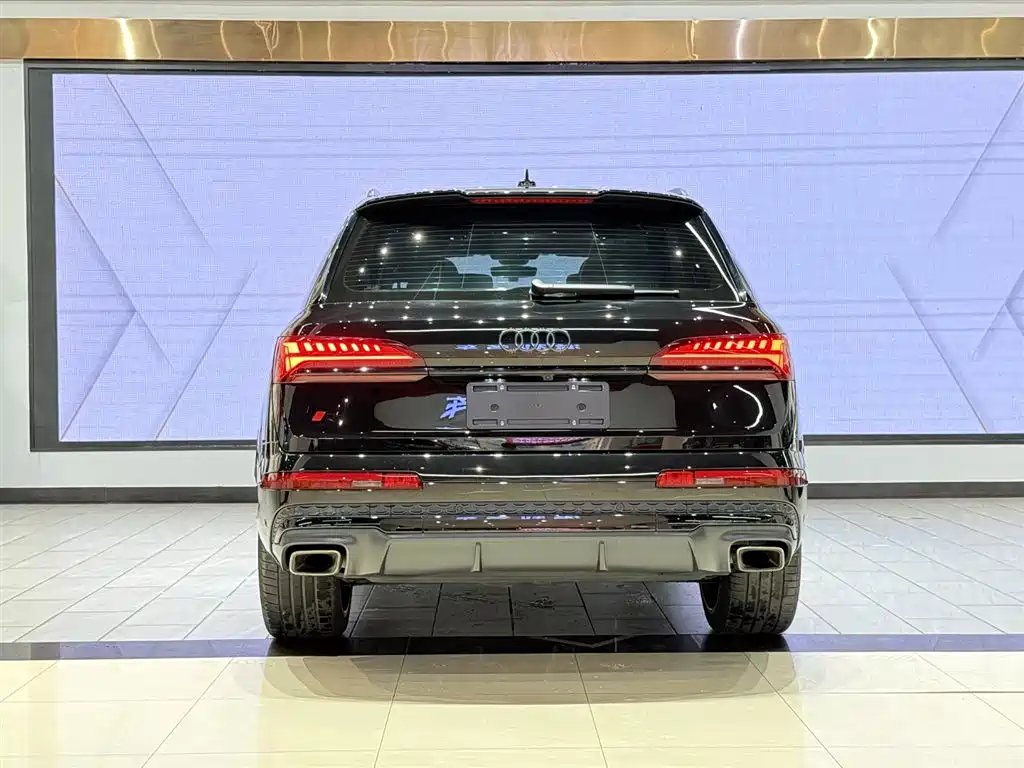 Audi Q7 2025 55 TFSI quattro S line Sport