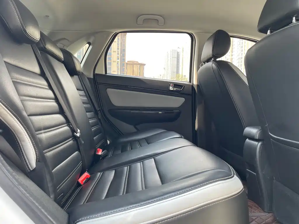 BAIC New Energy EC5 — миниатюра 15