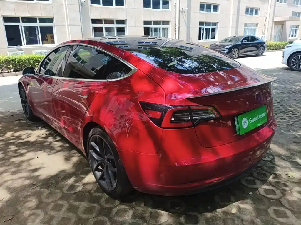 Tesla Model 3 — миниатюра 5