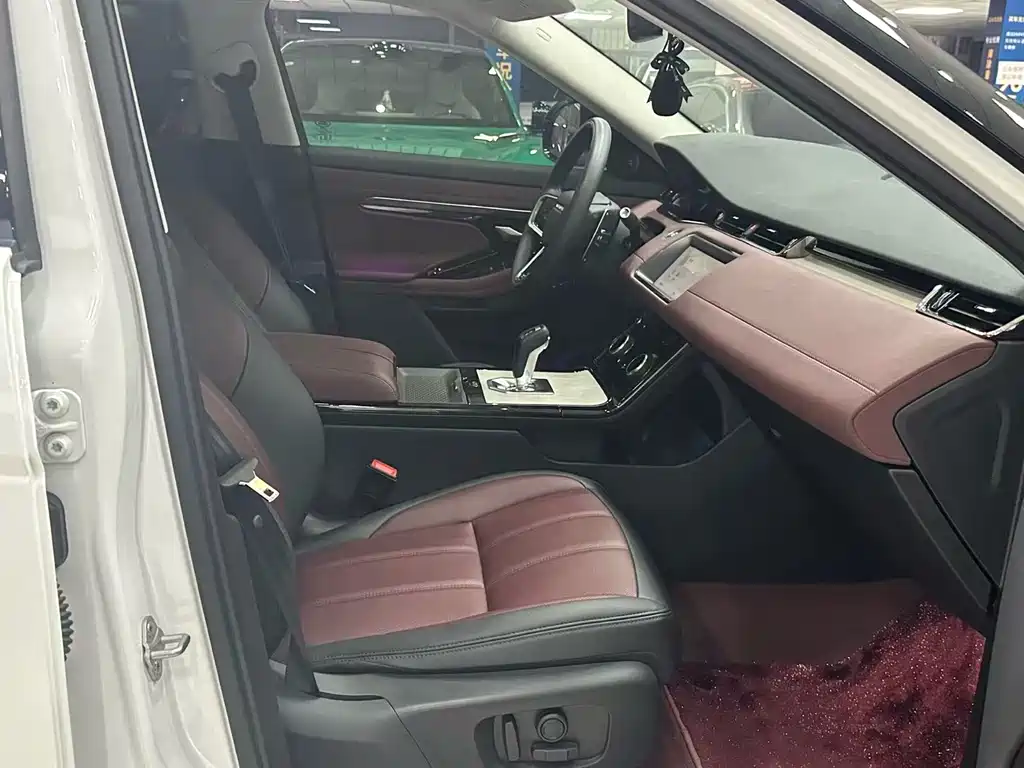 Land Rover Evoque PHEV — миниатюра 7