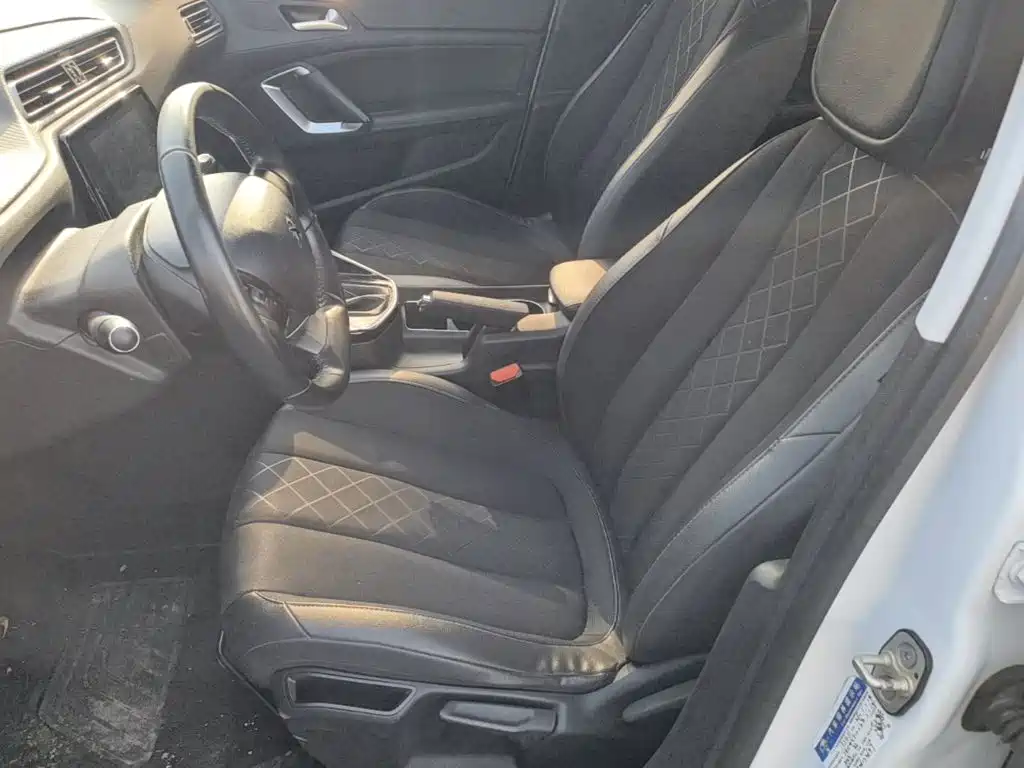 Peugeot 308 — миниатюра 15