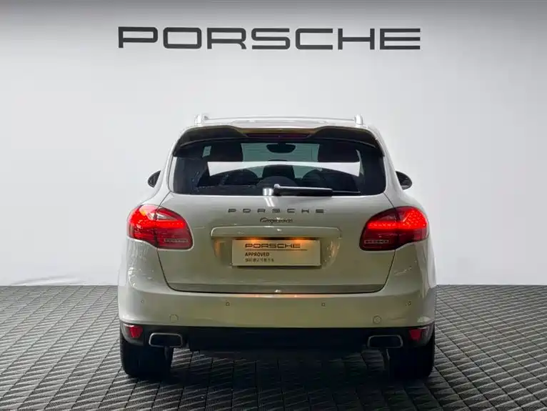 Porsche Cayenne 2014 Cayenne Platinum Edition 3.0T