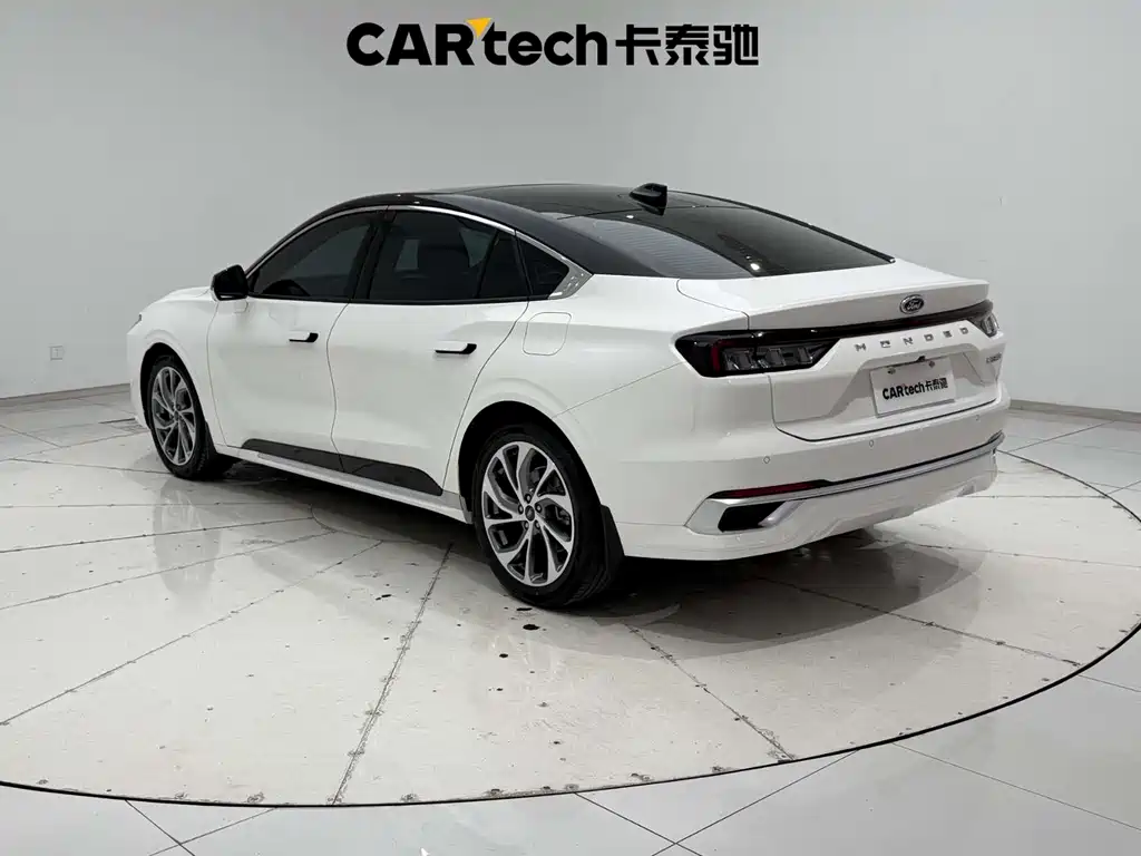 Ford Mondeo 2025 2.0T EcoBoost