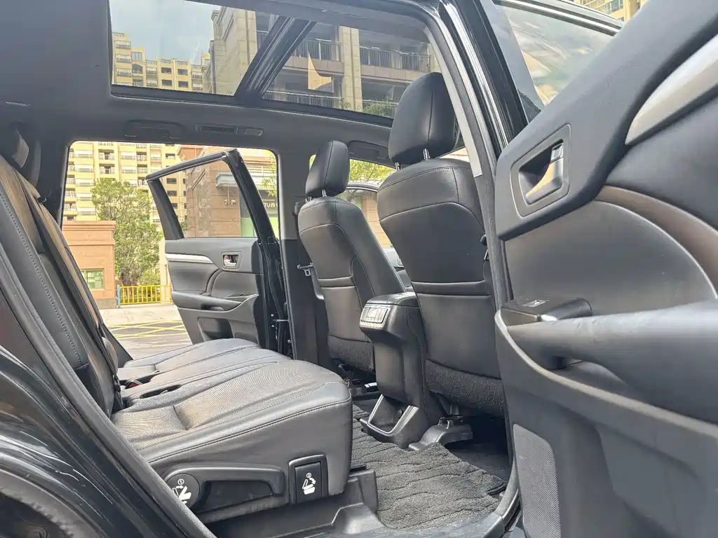 Toyota Highlander — миниатюра 12