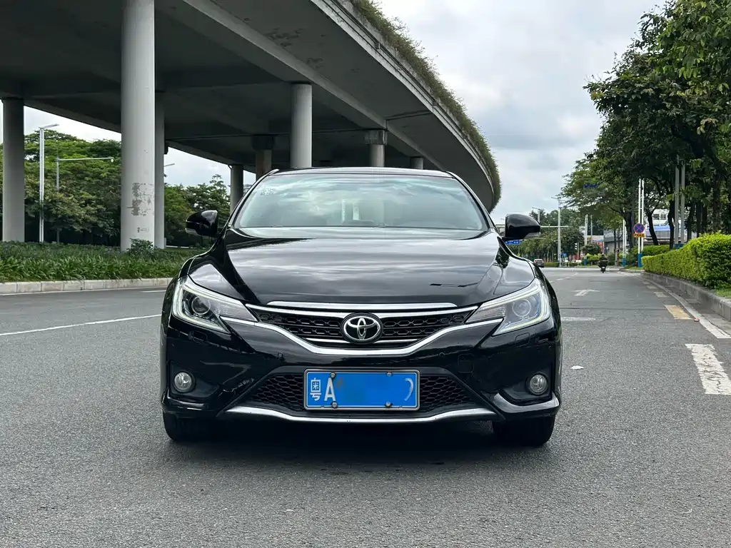 Toyota Reiz 2013 2.5V