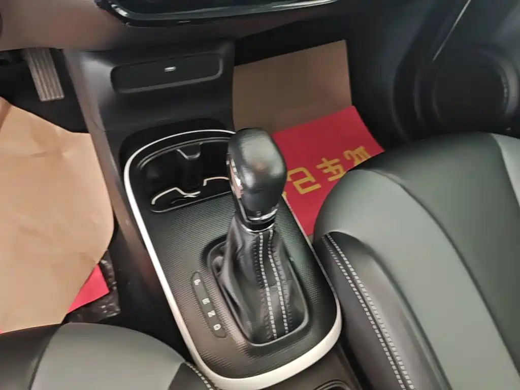 Roewe Clever — миниатюра 14