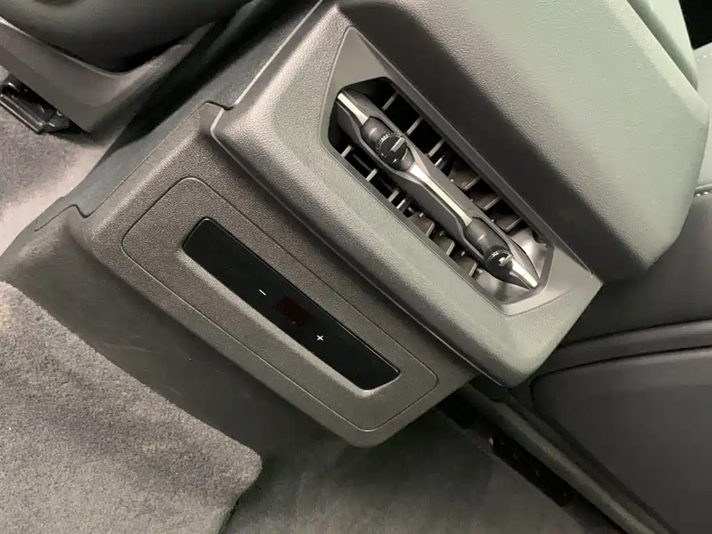 Audi Q6L e-tron
