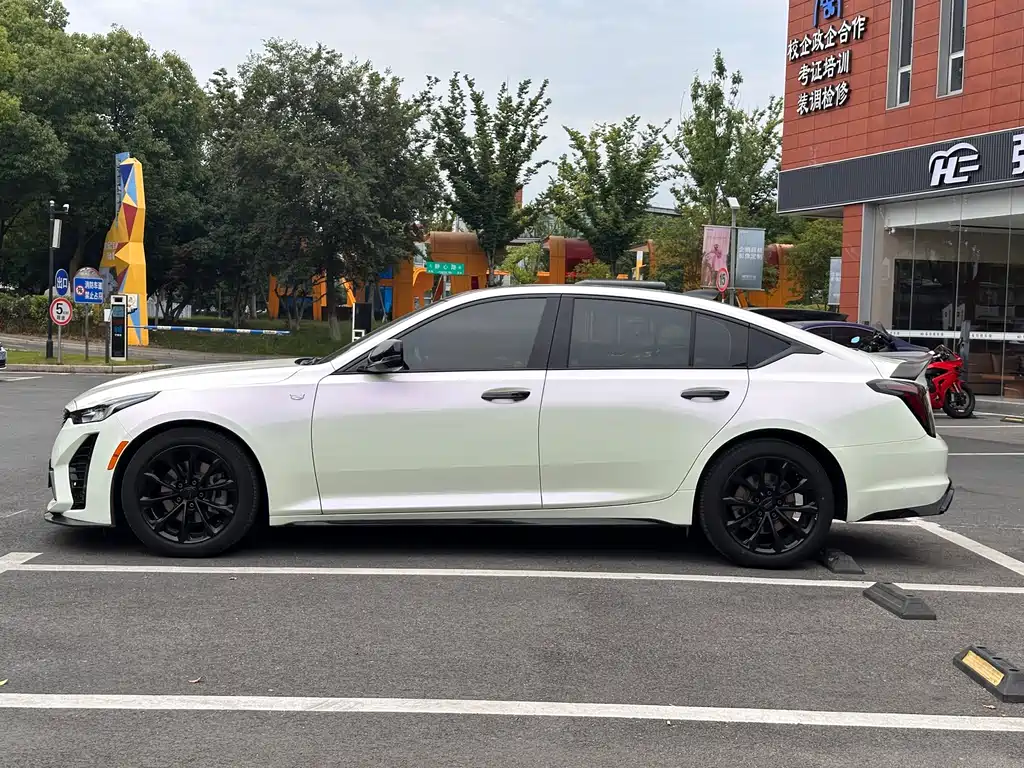 Cadillac CT5 2022 28T Luxury （ Standard ）