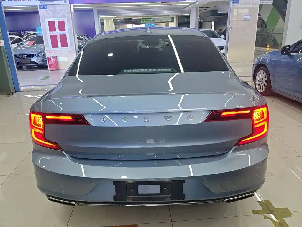 Volvo S90 2018 T4