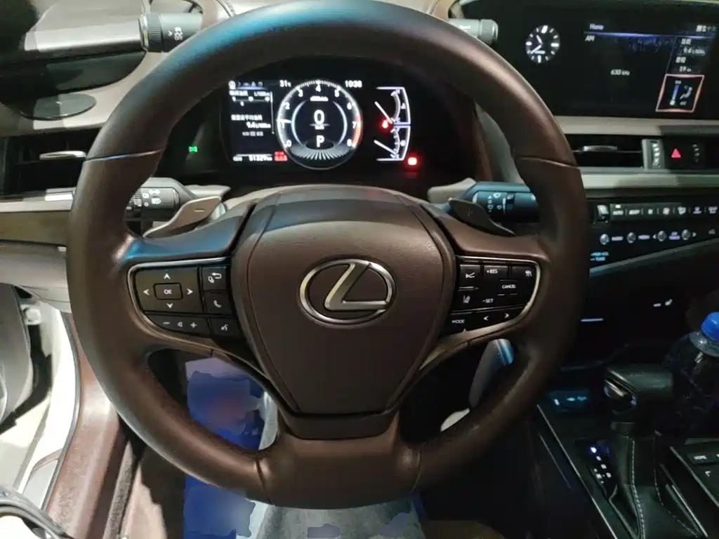 Lexus ES — миниатюра 11