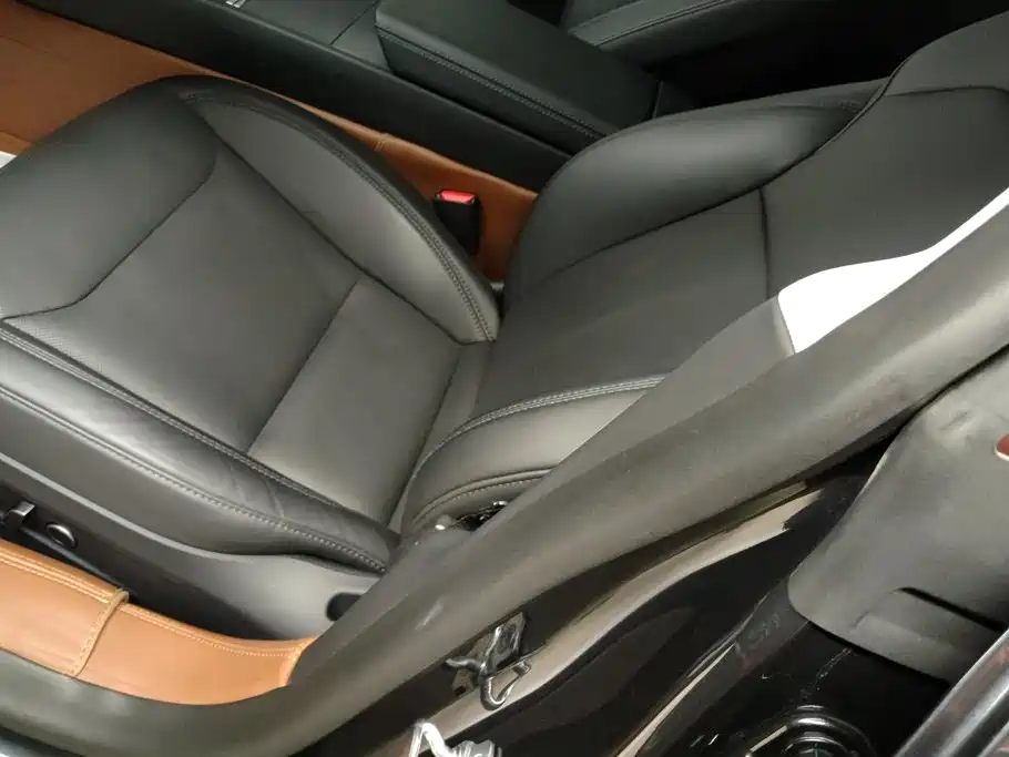 Tesla Model 3 — миниатюра 9