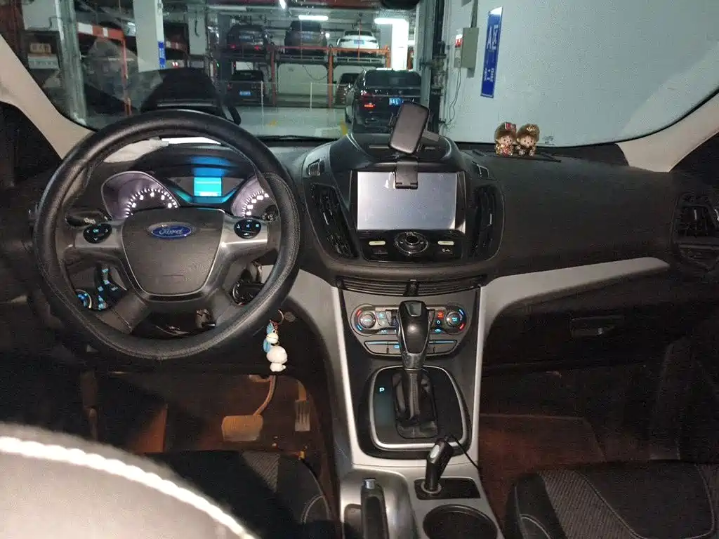 Ford Kuga — миниатюра 10
