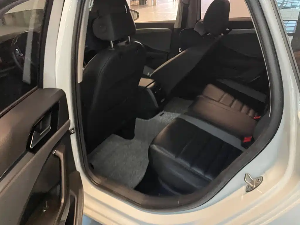 Volkswagen Sagitar — миниатюра 10