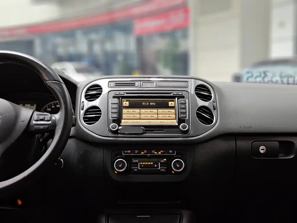 Volkswagen Tiguan — миниатюра 12