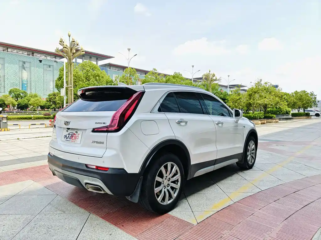 Cadillac XT4 2021 28T Lead