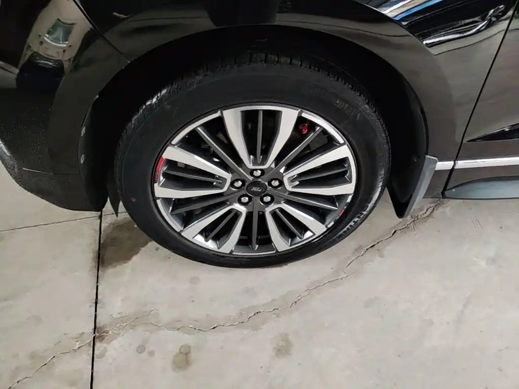 Ford Edge — миниатюра 23