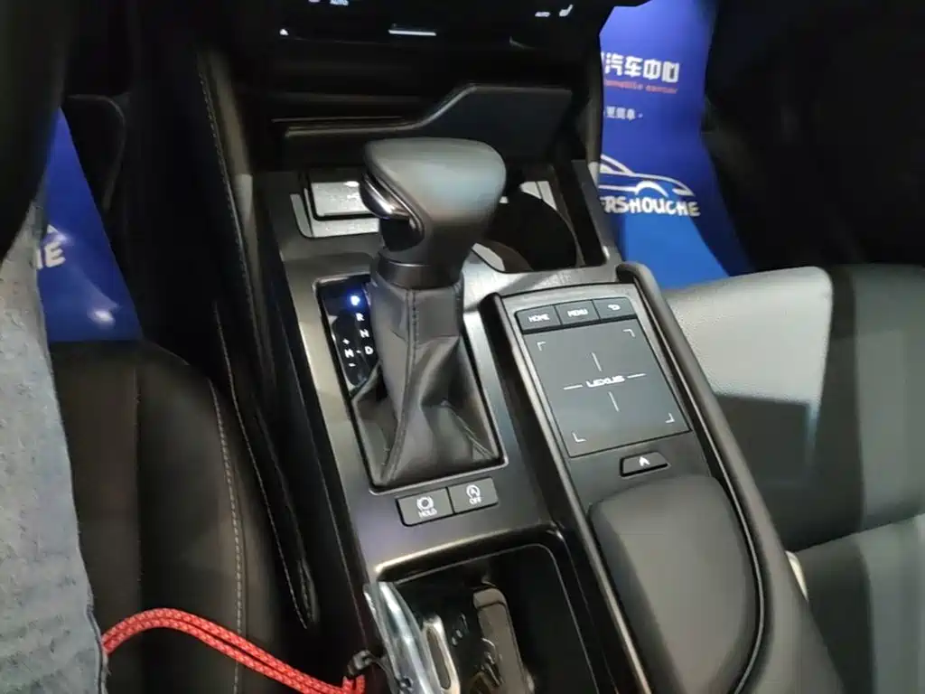Lexus ES — миниатюра 14