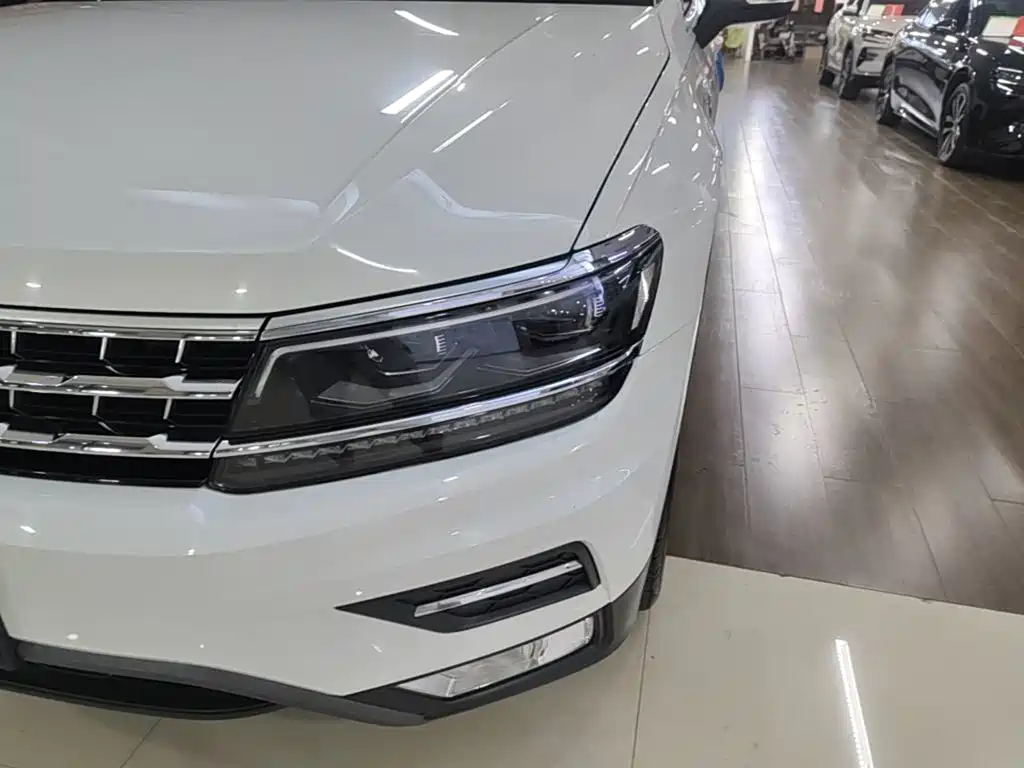 Volkswagen Tiguan L — миниатюра 24