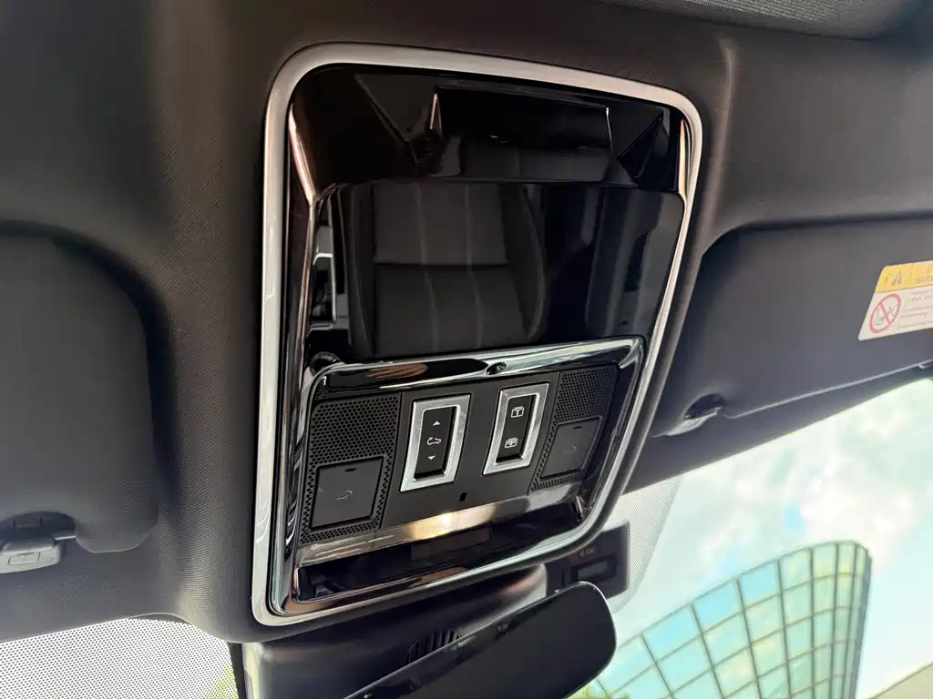 Land Rover Velar — миниатюра 29