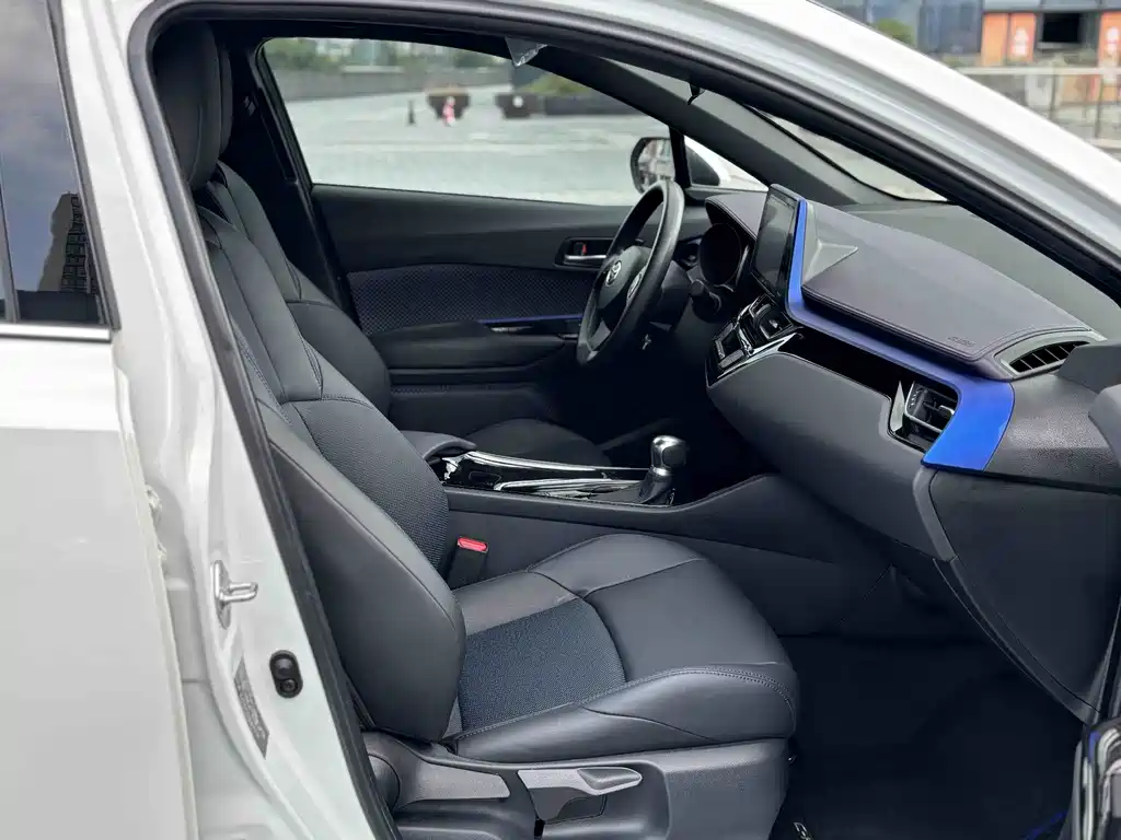 Toyota C-HR — миниатюра 12