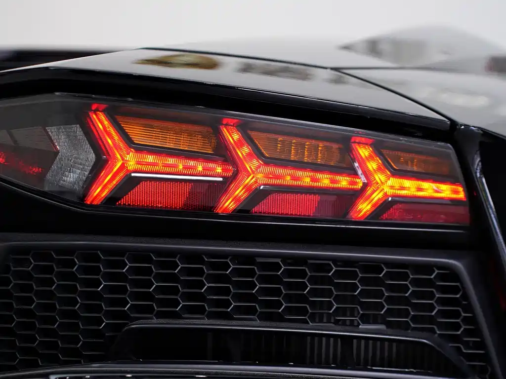 Lamborghini Aventador — миниатюра 29