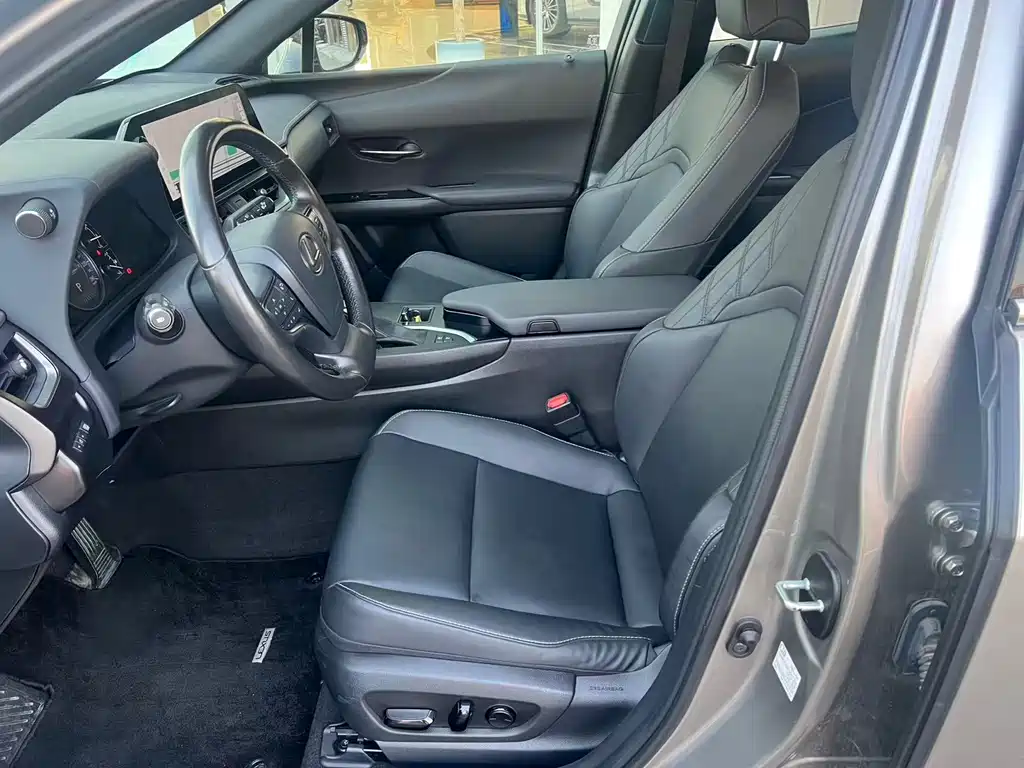 Lexus UX — миниатюра 4