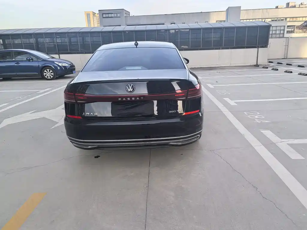 Volkswagen Passat — миниатюра 12