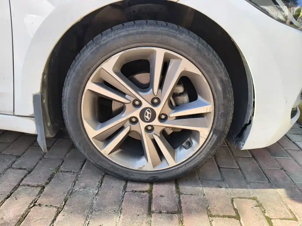 Hyundai Elantra — миниатюра 25
