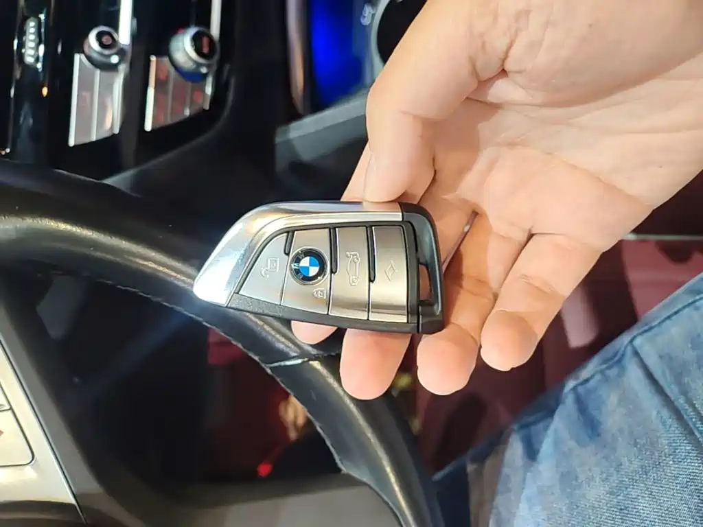BMW 5 Series — миниатюра 9