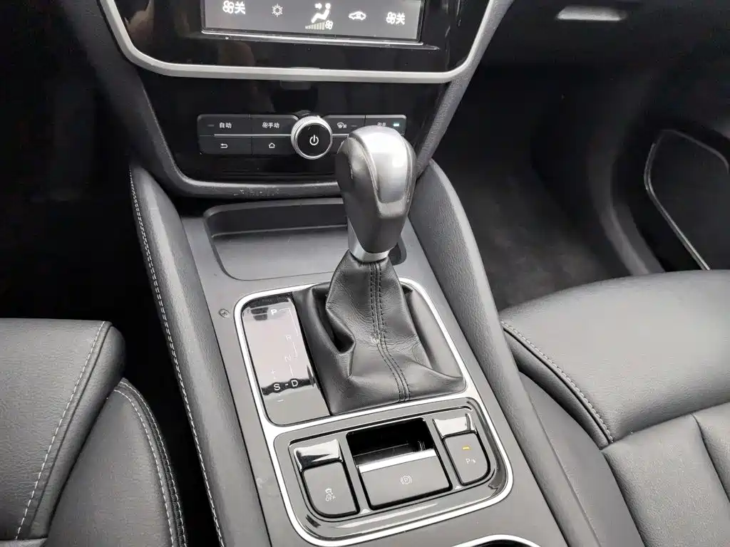 BYD MAX — миниатюра 13
