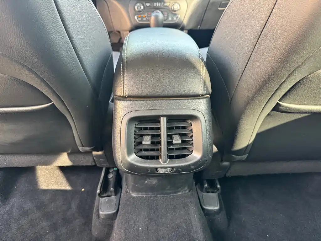 Jeep Cherokee — миниатюра 11