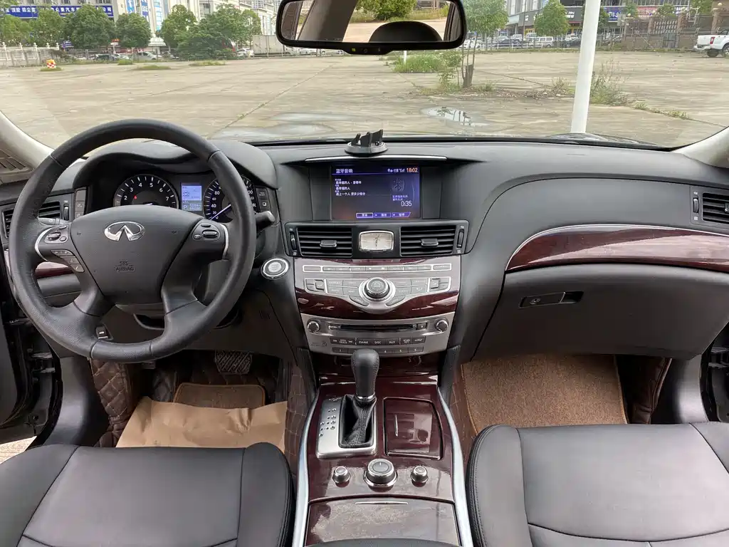 Infiniti Q70 — миниатюра 6